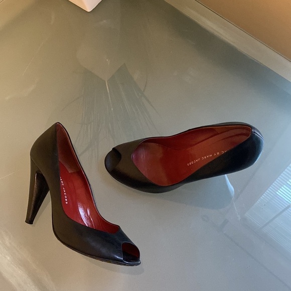 Marc Jacobs Shoes - Marc Jacobs Made in Italy Black Leather Heels Size 8.5